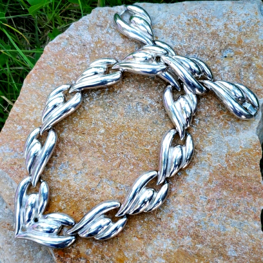 Chunky Vintage High End Stylized Silver Heart Shape Rhodium Plate Necklace - Picture 14 of 14